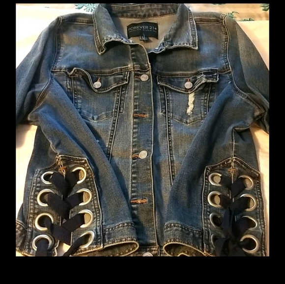 ❤SOLD❤ jean jacket 2X but fits like 1X. - Picture 4 of 5